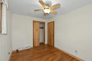 1025 W Cumberland Dr, Waukesha, WI 53188 - Photo 22