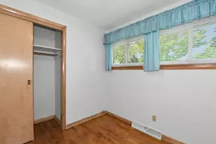 1025 W Cumberland Dr, Waukesha, WI 53188 - Photo 20