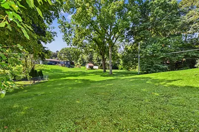 1025 W Cumberland Dr, Waukesha, WI 53186 - Photo 34