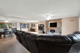 5715 Marwood Dr, Racine, WI 53402 - Photo 10