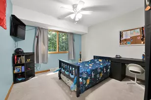 5715 Marwood Dr, Racine, WI 53402 - Photo 14