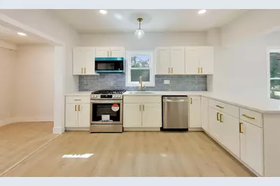 523  High St, Delavan, WI 53115 - Photo 12