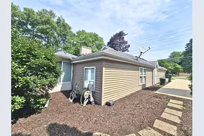 4844  Erie St, Racine, WI 53402 - Photo 6