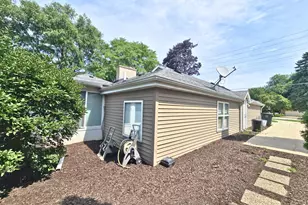 4844 Erie St, Racine, WI 53402 - Photo 6