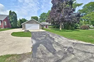 4844 Erie St, Racine, WI 53402 - Photo 2