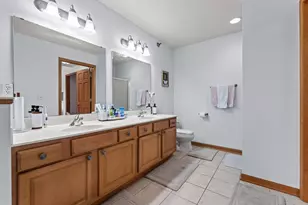 12155 W Virginia Cir, Franklin, WI 53132 - Photo 8