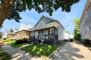 1033 Villa St, Racine, WI 53403 - Photo 2