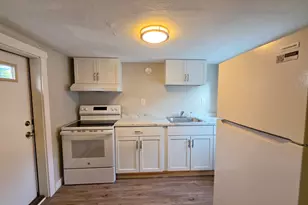 1033 Villa St, Racine, WI 53403 - Photo 6