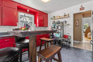 W168N9104 Falls Ave, Menomonee Falls, WI 53051 - Photo 4