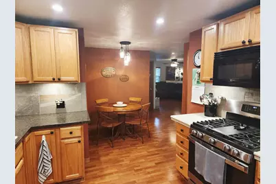 907 N Second St, Watertown, WI 53098 - Photo 8
