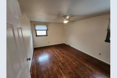 310 W Uncas Ave, Milwaukee, WI 53207 - Photo 32
