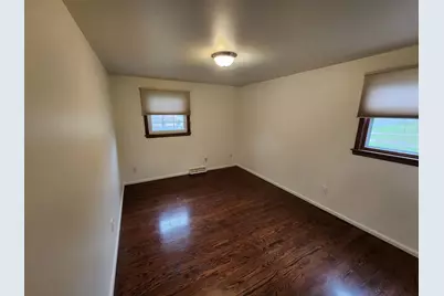 310 W Uncas Ave, Milwaukee, WI 53207 - Photo 38