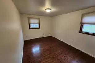 310 W Uncas Ave, Milwaukee, WI 53207 - Photo 38