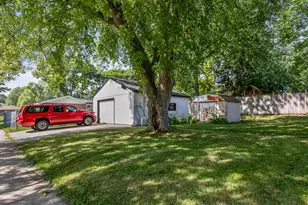 8505 W Arthur Ave, West Allis, WI 53227 - Photo 18