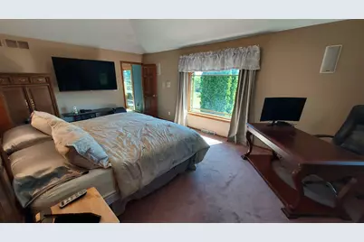 8404 S 68th St, Franklin, WI 53132 - Photo 24