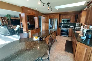 8404 S 68th St, Franklin, WI 53132 - Photo 14