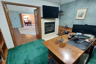 8404 S 68th St, Franklin, WI 53132 - Photo 10