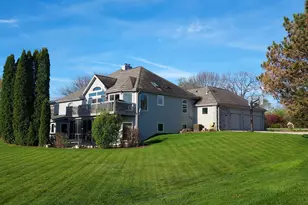 8404 S 68th St, Franklin, WI 53132 - Photo 2