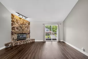 810 Kendall Ln, Lake Geneva, WI 53147 - Photo 4