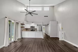 810 Kendall Ln, Lake Geneva, WI 53147 - Photo 6