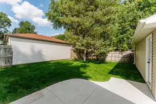 222 N 111th St, Wauwatosa, WI 53226 - Photo 32