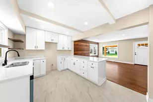 222 N 111th St, Wauwatosa, WI 53226 - Photo 12