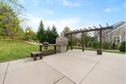 W273N2420  Arlington Ct, Pewaukee, WI 53072 - Photo 48