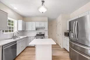 951 River Park Dr, Waukesha, WI 53189 - Photo 4