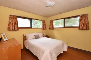 3421 St Clair St, Racine, WI 53402 - Photo 8