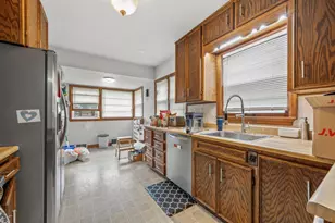 2842 N 90th St, Milwaukee, WI 53222 - Photo 8