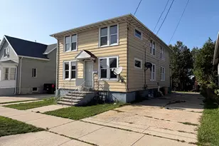 1812 14th St, Two Rivers, WI 54241 - Photo 2