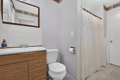 4906  Charles St, Racine, WI 53402 - Photo 8