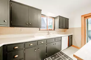 2555 N 72nd St, Wauwatosa, WI 53213 - Photo 14