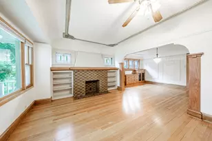 2555 N 72nd St, Wauwatosa, WI 53213 - Photo 8