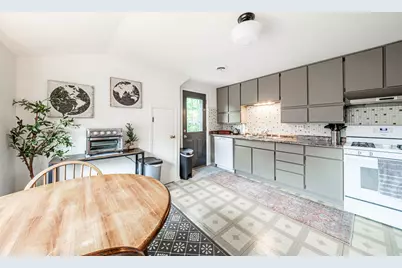 2555 N 72nd St, Wauwatosa, WI 53213 - Photo 26
