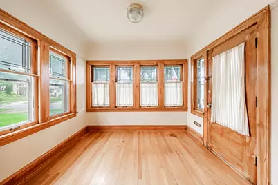 2555 N 72nd St, Wauwatosa, WI 53213 - Photo 6