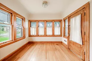 2555 N 72nd St, Wauwatosa, WI 53213 - Photo 6