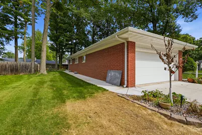 1403  Gunnell Ln, Manitowoc, WI 54220 - Photo 40