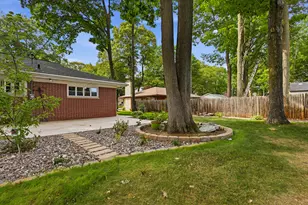 1403 Gunnell Ln, Manitowoc, WI 54220 - Photo 2