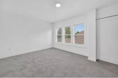 1639 S 79th St, West Allis, WI 53214 - Photo 6