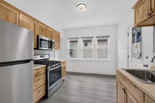 1639 S 79th St, West Allis, WI 53214 - Photo 10