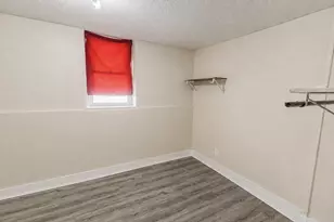 1953 S 5th Pl, Milwaukee, WI 53204 - Photo 4