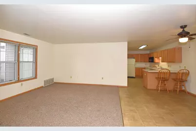 1208 N Sunnyslope Dr #104, Racine, WI 53406 - Photo 6