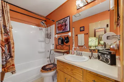 8112 N 97th Ct, Milwaukee, WI 53224 - Photo 16