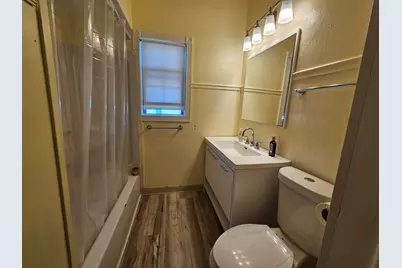 2225  Geneva St, Racine, WI 53402 - Photo 8