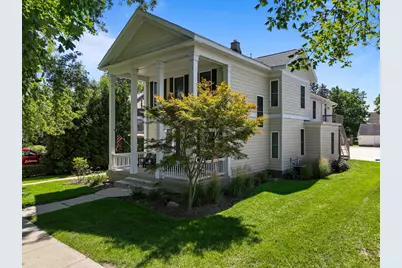 816  Wisconsin St, Lake Geneva, WI 53147 - Photo 8