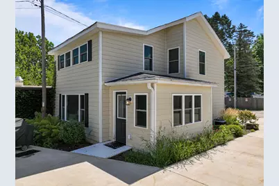 816  Wisconsin St, Lake Geneva, WI 53147 - Photo 2