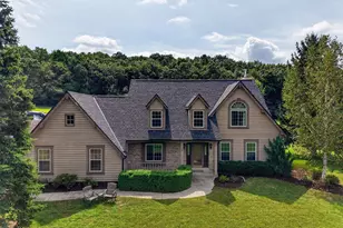 S93W33523 Fieldside Ct, Mukwonago, WI 53149 - Photo 2