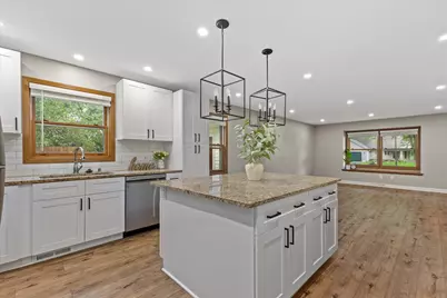 635 W Briarknoll Ct -637 Ct, Saukville, WI 53080 - Photo 6