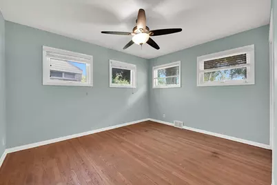 228 W. W Brentwood Ln, Glendale, WI 53217 - Photo 12
